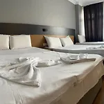 Otag Szálloda 3*
